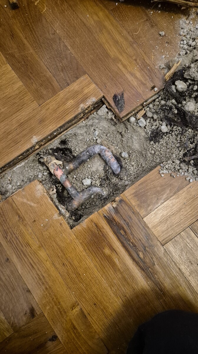 Otvaranje šlica za pristup cijevi