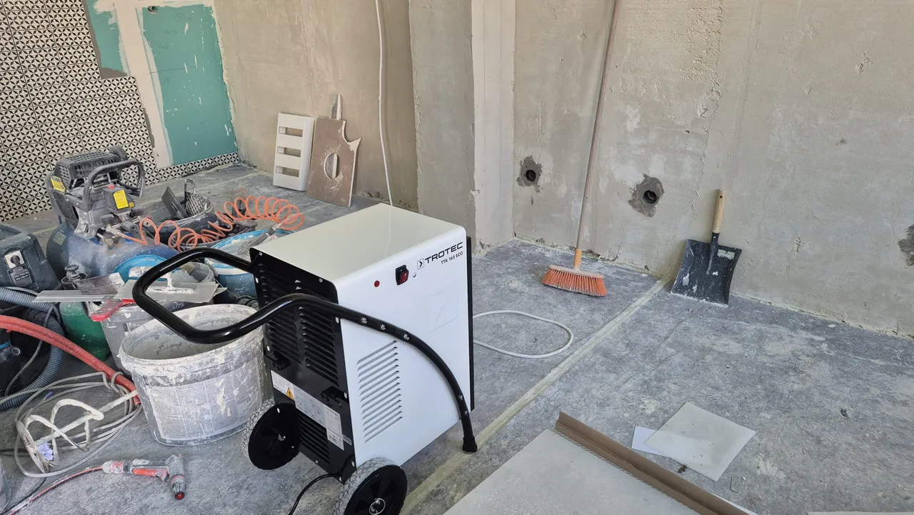 Trotec TTK 171 ECO isušivač na gradilištu tijekom sanacije